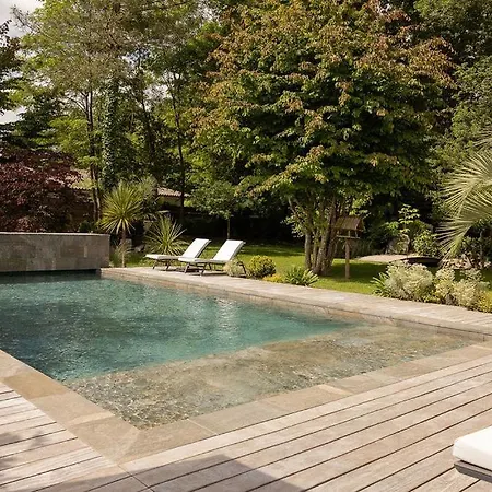 Garden Bed & Breakfast *